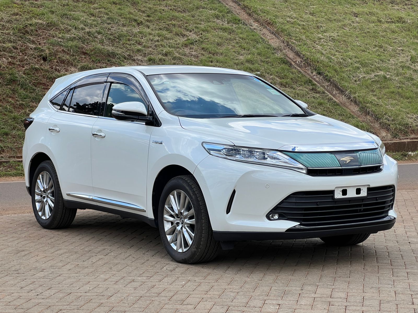 Toyota Harrier Hybrid (REF9752-TOY)