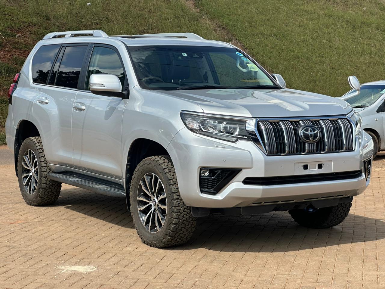 Toyota Land Cruiser Prado TX (REF4257-TOY)